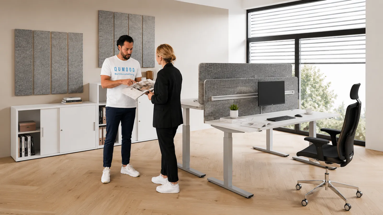 Qumodo Beratung in einem modern eingerichteten Büro